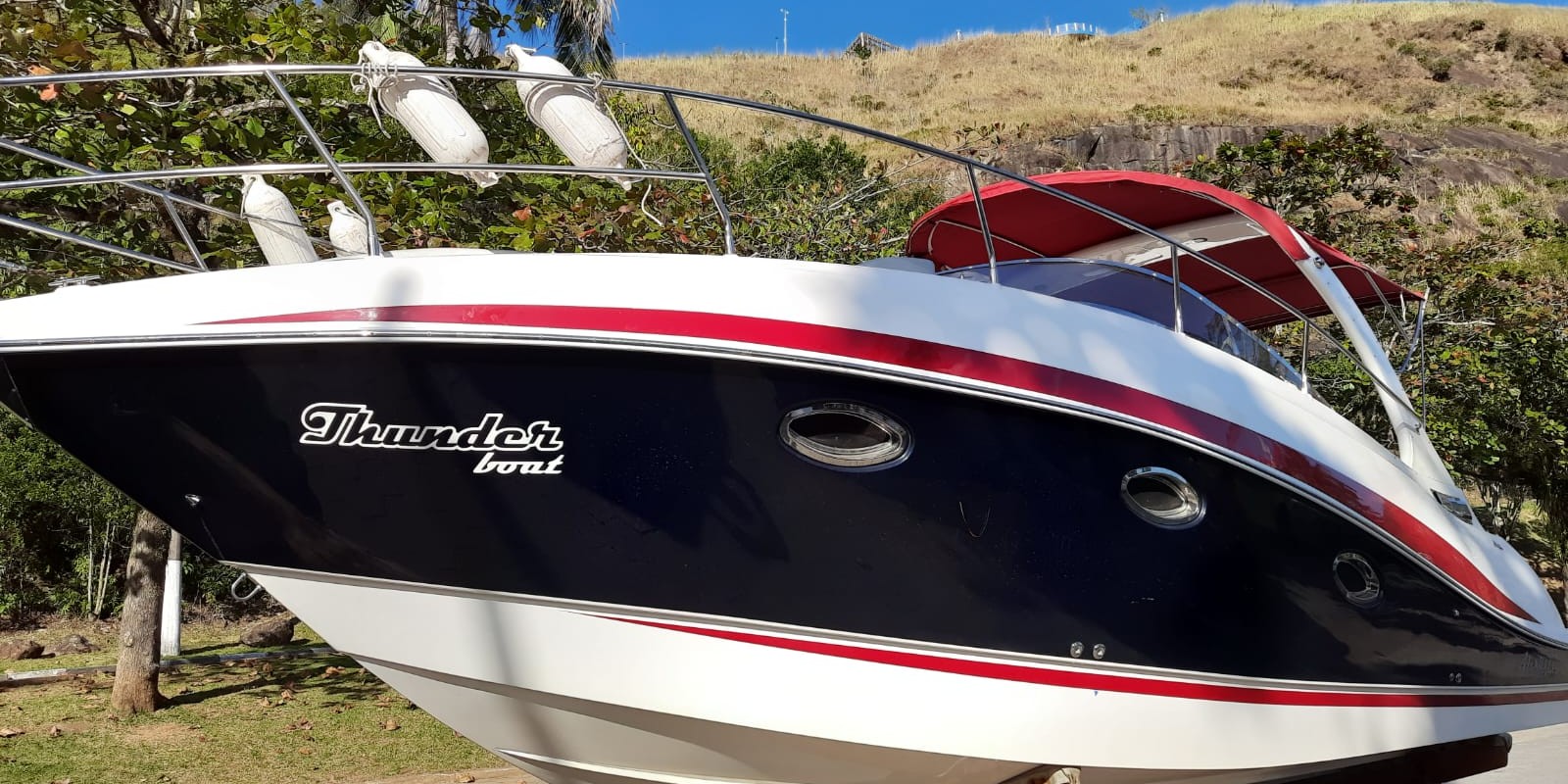 Passeio de Lancha Maxima Yachts em Ilhabela