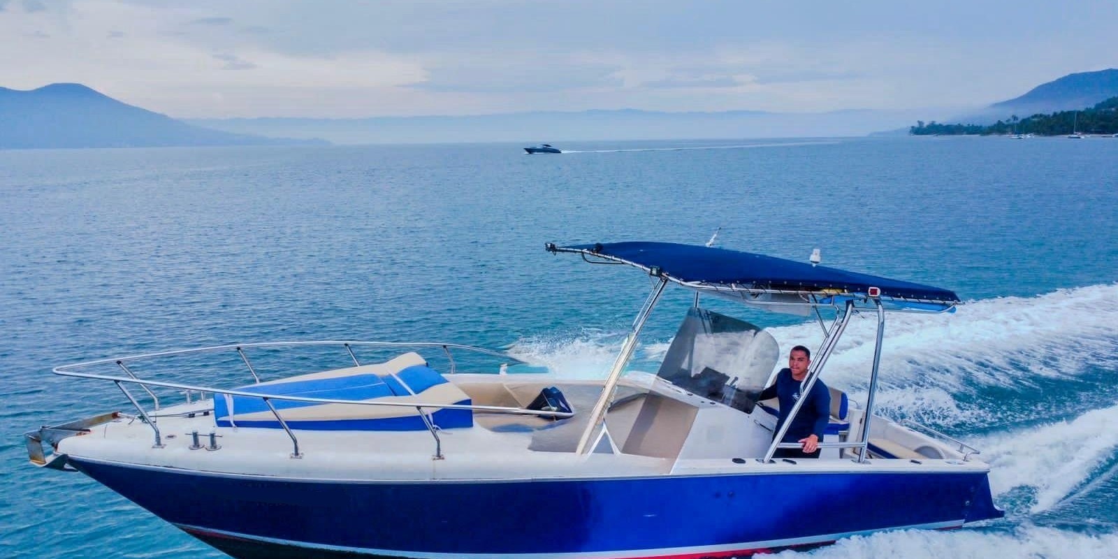 Passeio de Lancha Fast em Ilhabela