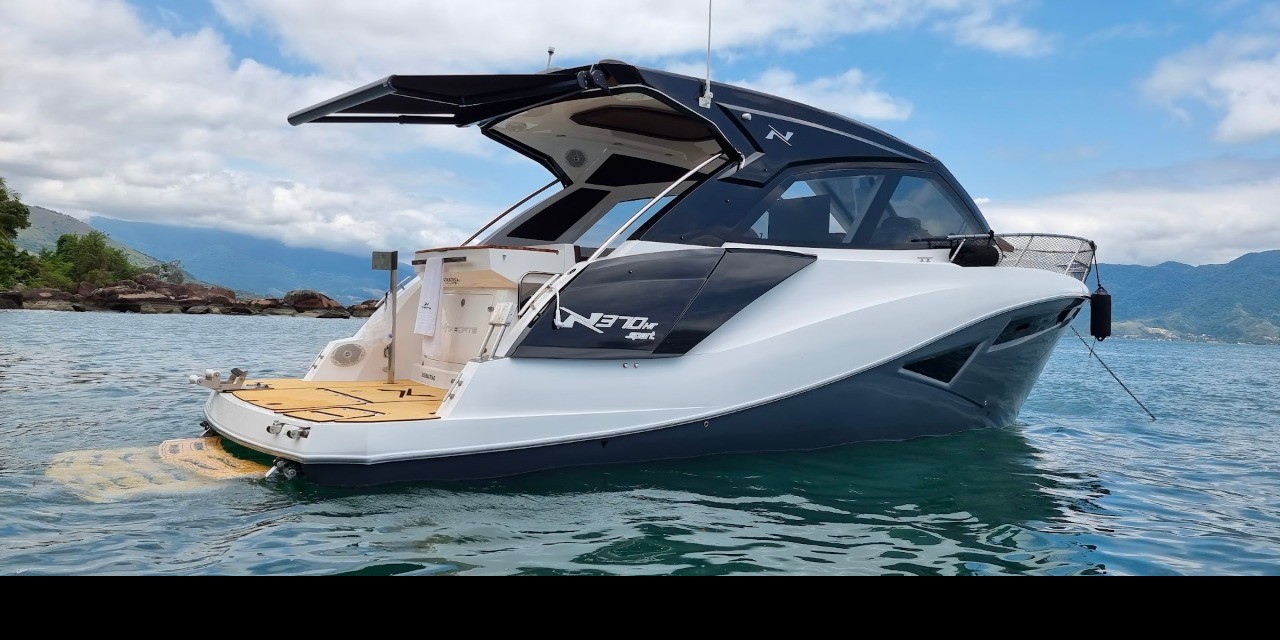 Passeio de Lancha NX em Ilhabela